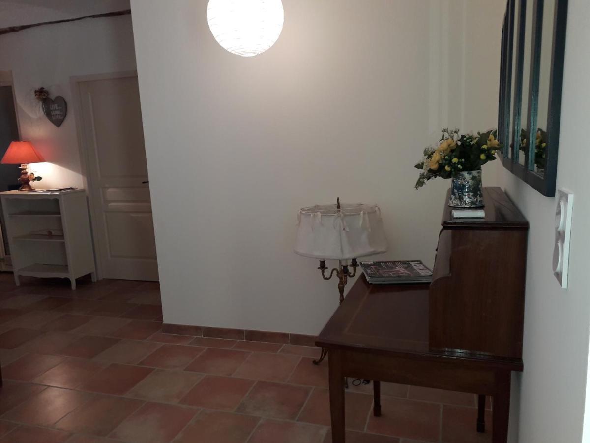 La Fleur De Lys Bed and Breakfast Roussayrolles Εξωτερικό φωτογραφία